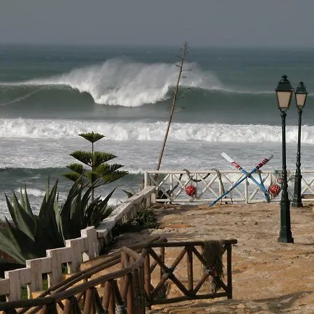 House - Centre Of The Village *