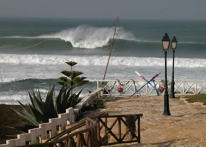 House - Centre Of The Village *