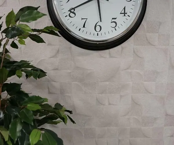 House - Centre Of The Village *