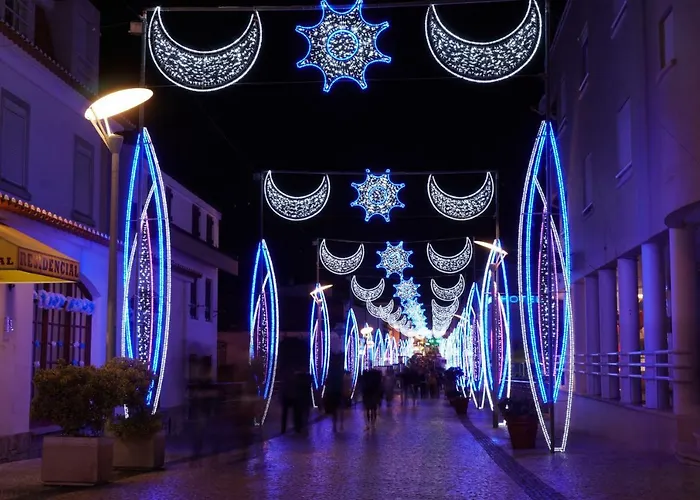 House - Centre Of The Village *